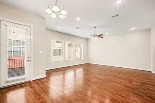 1023 Green Kensington Dr, Houston, TX 77008 - Photo 9