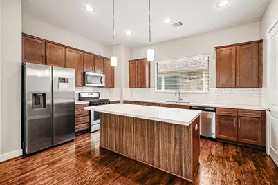 1023 Green Kensington Drive, Houston, TX 77008 - Photo 13