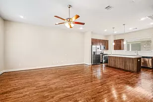 1023 Green Kensington Dr, Houston, TX 77008 - Photo 11