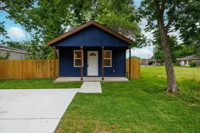 704 Travis Street, Baytown, TX 77520 - Photo 3