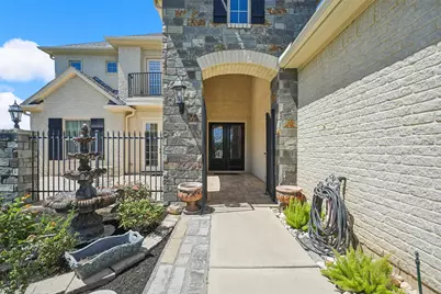 5924 Oak Leaf Court, Conroe, TX 77304 - Photo 11