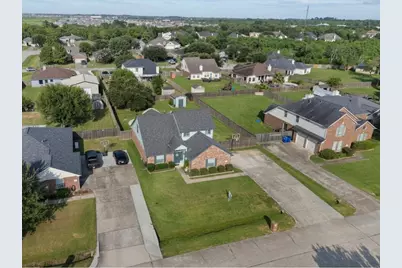 8018 Dogwood Court, Baytown, TX 77523 - Photo 3