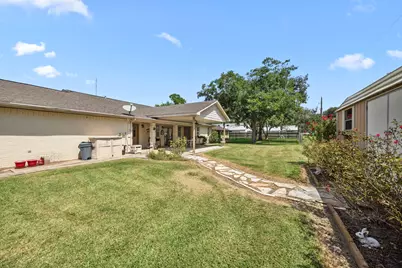719 Clubside Drive, East Bernard, TX 77435 - Photo 29