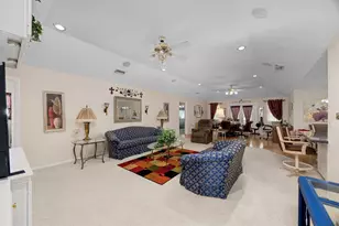 719 Clubside Dr, East Bernard, TX 77435 - Photo 9