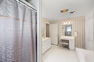 719 Clubside Dr, East Bernard, TX 77435 - Photo 21