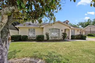 719 Clubside Dr, East Bernard, TX 77435 - Photo 3