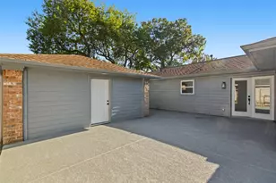 855 Silverpines Rd, Houston, TX 77062 - Photo 9