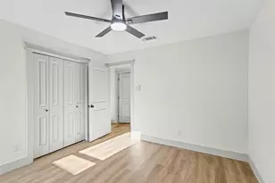 855 Silverpines Rd, Houston, TX 77062 - Photo 29