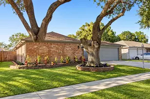 855 Silverpines Rd, Houston, TX 77062 - Photo 3