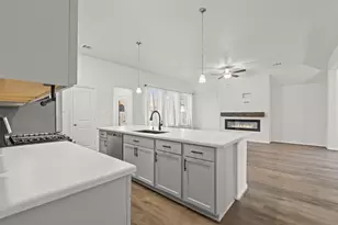 4901 Finns Lndg St, League City, TX 77573 - Photo 15