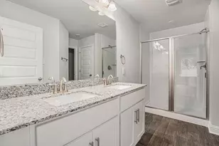 33 Greenbriar Loop, Angleton, TX 77515 - Photo 9