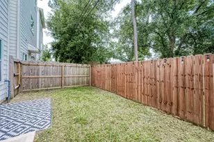 2051 Sherwood Forest St, Houston, TX 77043 - Photo 21