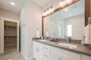 2051 Sherwood Forest St, Houston, TX 77043 - Photo 17