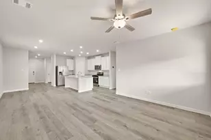 11963 Wisteria Mdws Dr, Willis, TX 77318 - Photo 5