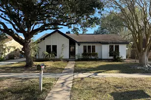 10130 Sagedale Dr, Houston, TX 77089 - Photo 1