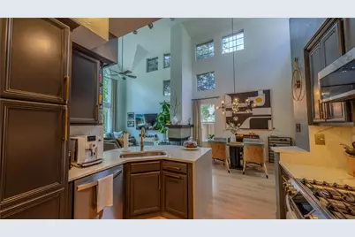 48 Lakeridge Drive, The Woodlands, TX 77381 - Photo 11