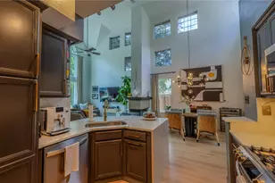 48 Lakeridge Dr, The Woodlands, TX 77381 - Photo 11