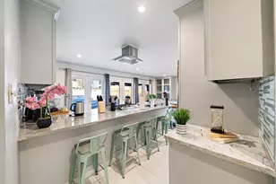 1825 Locksford St, Houston, TX 77008 - Photo 9