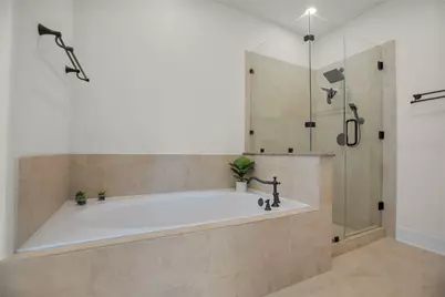 10099 Oakland Hills Drive, Cleveland, TX 77327 - Photo 15