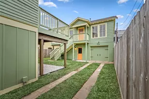 1106 Winnie St, Galveston, TX 77550 - Photo 3