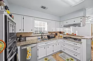 3700 September Dr, Baytown, TX 77521 - Photo 9