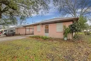 1114 Main St, La Marque, TX 77568 - Photo 1