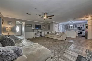 102 S Bow Dr, Jones Creek, TX 77541 - Photo 5