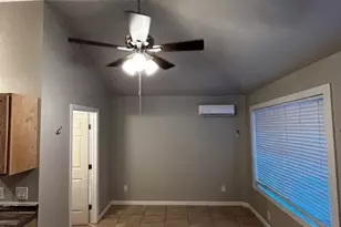 1020 N Main St, Baytown, TX 77520 - Photo 11