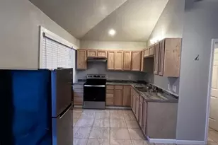 1020 N Main St, Baytown, TX 77520 - Photo 3