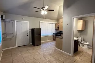 1020 N Main St, Baytown, TX 77520 - Photo 7