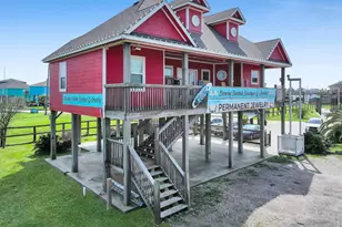 970 Surfside Dr, Crystal Beach, TX 77650 - Photo 3
