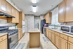8914 Beawood Dr, Houston, TX 77083 - Photo 11