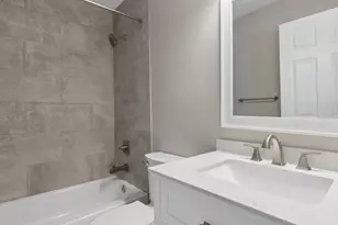 17225 Saturn Ln, Houston, TX 77058 - Photo 19