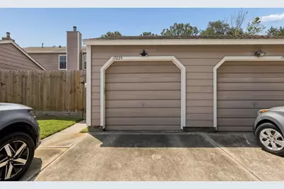 17225 Saturn Lane, Houston, TX 77058 - Photo 29