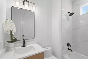 318 Walthall Dr, Houston, TX 77022 - Photo 25