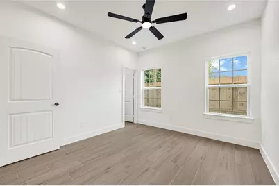 430 Rhode Island St, Houston, TX 77029 - Photo 13