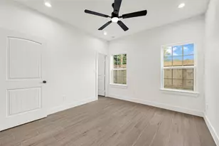 430 Rhode Island St, Houston, TX 77029 - Photo 13