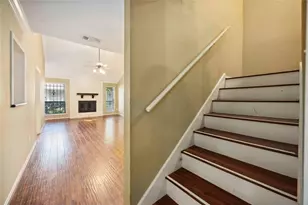 13882 Hollowgreen Dr, Houston, TX 77082 - Photo 17