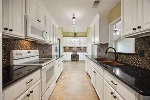 13882 Hollowgreen Dr, Houston, TX 77082 - Photo 13