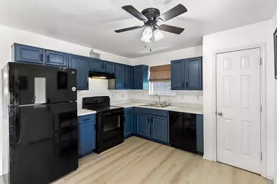 308 Sea Bean Street, Surfside Beach, TX 77541 - Photo 9