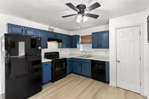 308 Seabean St, Surfside Beach, TX 77541 - Photo 9