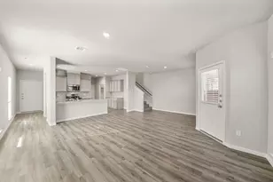 13429 Lucky Bill Ln, Houston, TX 77048 - Photo 3