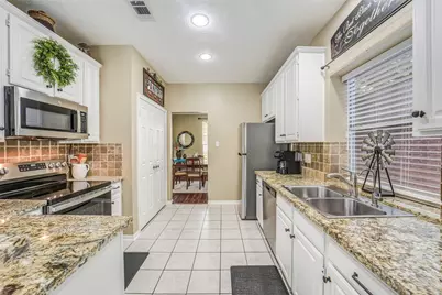2010 Cannonbury Lane, Richmond, TX 77406 - Photo 11