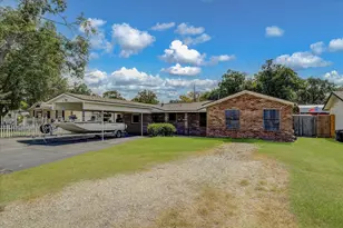 120 Fern Ln, Highlands, TX 77562 - Photo 3