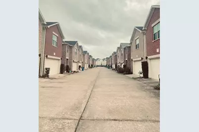 3729 Main Poplar Drive, Houston, TX 77025 - Photo 1