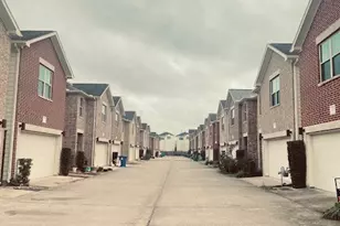 3729 Main Poplar Dr, Houston, TX 77025 - Photo 1