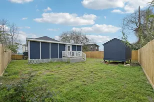 11827 David St, Galveston, TX 77554 - Photo 21