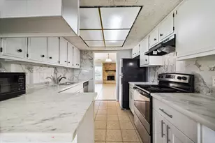 6407 S Briar Bayou Dr, Houston, TX 77072 - Photo 5