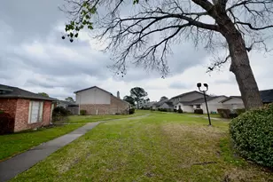 6407 S Briar Bayou Dr, Houston, TX 77072 - Photo 19