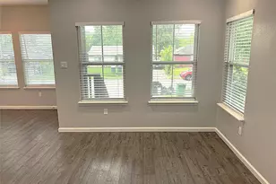 5779 Belarbor St, Houston, TX 77033 - Photo 7